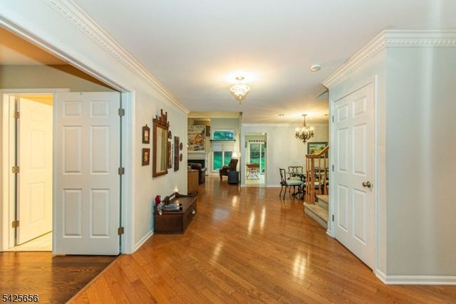 33 Waterford Dr, Montville Twp., NJ 07045