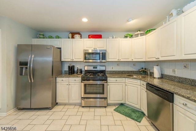 33 Waterford Dr, Montville Twp., NJ 07045
