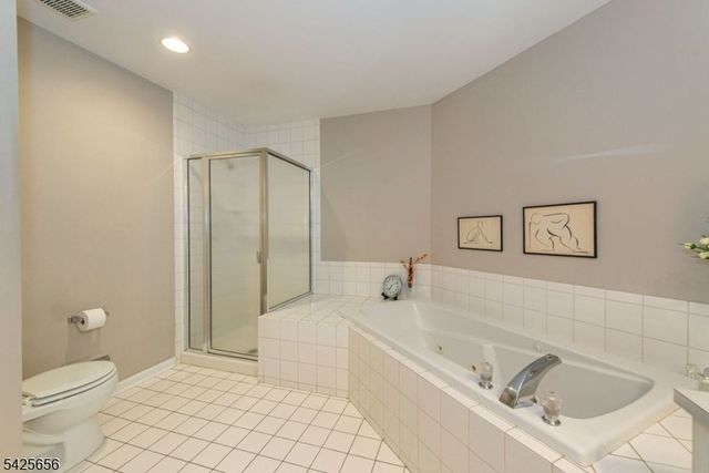 33 Waterford Dr, Montville Twp., NJ 07045