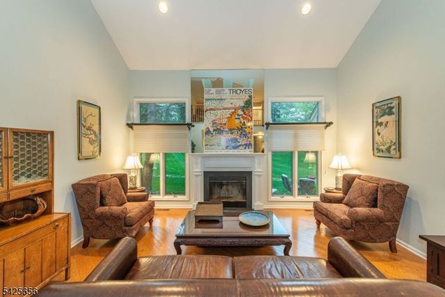 33 Waterford Dr, Montville Twp., NJ 07045