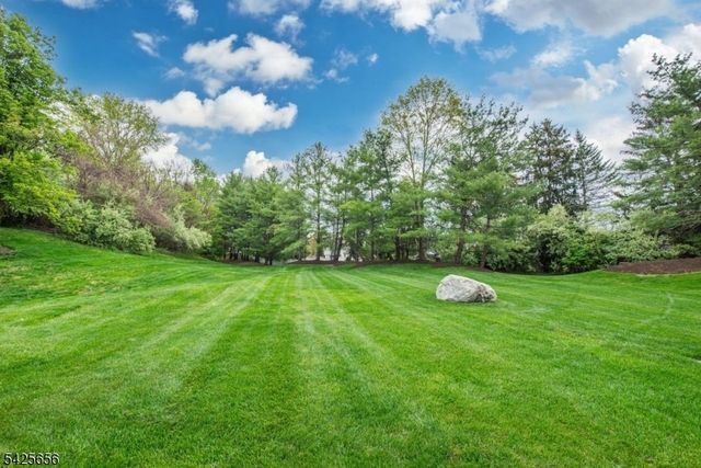 33 Waterford Dr, Montville Twp., NJ 07045
