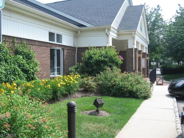 33 Waterford Dr, Montville Twp., NJ 07045