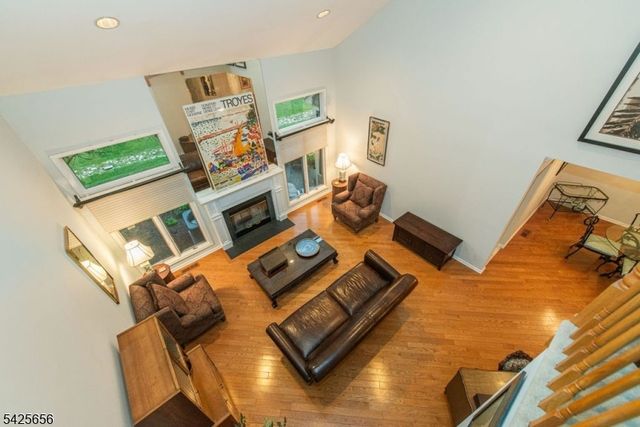 33 Waterford Dr, Montville Twp., NJ 07045