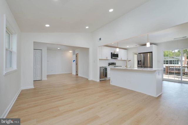2409 MARY PL, Fort Washington, MD 20744