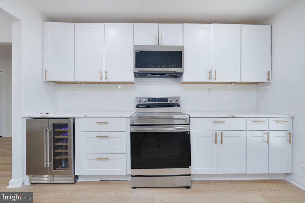 Image 21 of property listing at 2409 MARY PL, Fort Washington, MD 20744