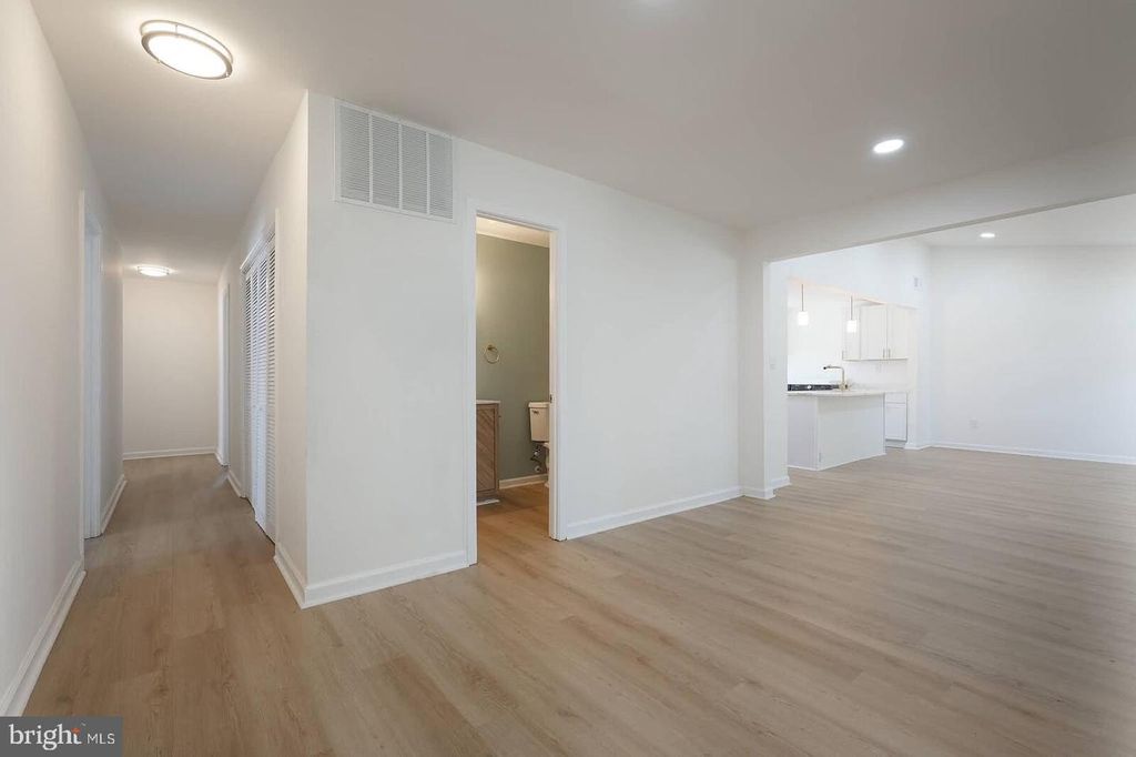 Image 26 of property listing at 2409 MARY PL, Fort Washington, MD 20744