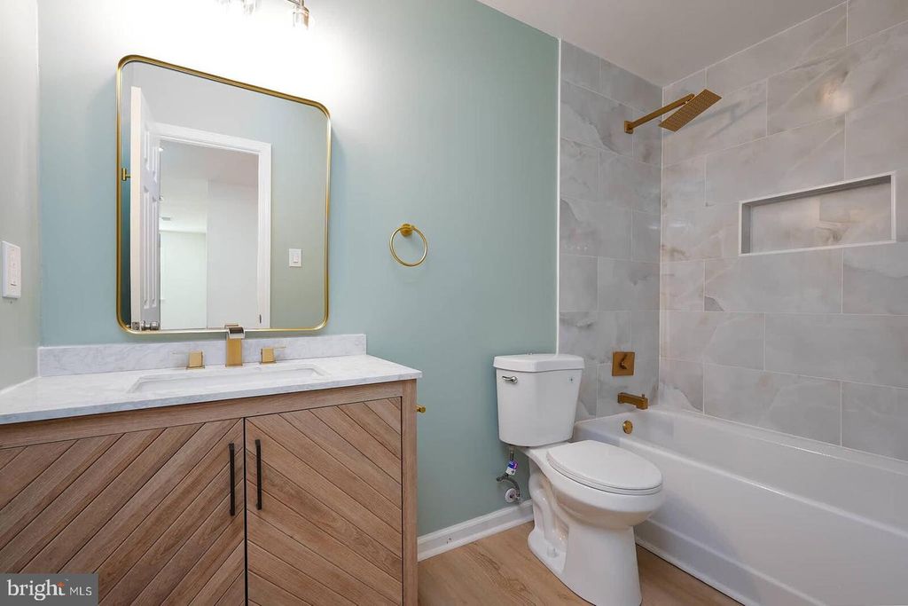 Image 27 of property listing at 2409 MARY PL, Fort Washington, MD 20744