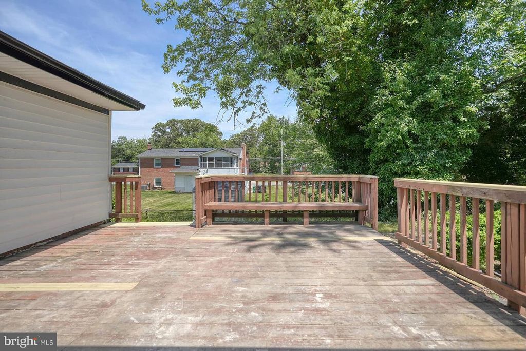 Image 32 of property listing at 2409 MARY PL, Fort Washington, MD 20744