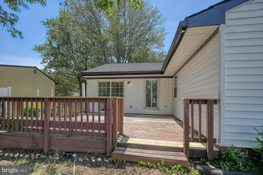 Image 35 of property listing at 2409 MARY PL, Fort Washington, MD 20744
