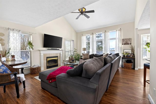 7 W Long Meadow, Springboro, OH 45066