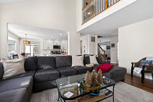 7 W Long Meadow, Springboro, OH 45066