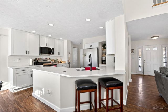 7 W Long Meadow, Springboro, OH 45066