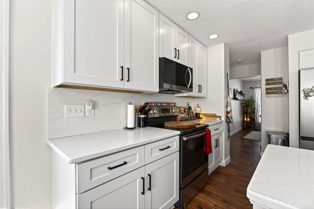 7 W Long Meadow, Springboro, OH 45066