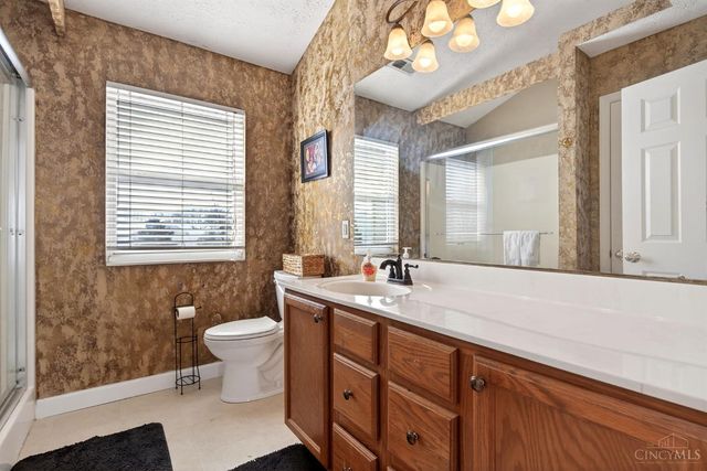 7 W Long Meadow, Springboro, OH 45066