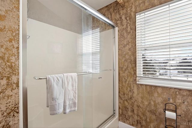 7 W Long Meadow, Springboro, OH 45066