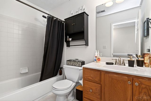 7 W Long Meadow, Springboro, OH 45066