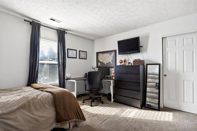 7 W Long Meadow, Springboro, OH 45066