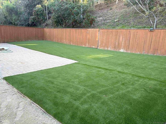 6815 Xana Way, Carlsbad, CA 92009