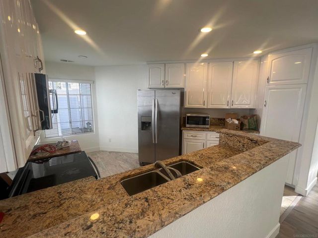 6815 Xana Way, Carlsbad, CA 92009