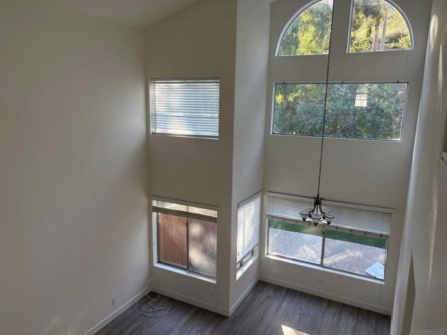 6815 Xana Way, Carlsbad, CA 92009