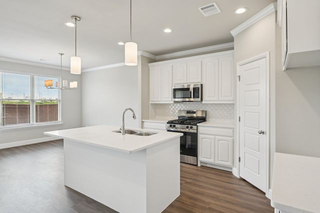 220 Cheyenne Trail, Alvarado, TX 76009