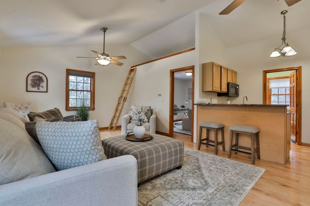 41 Dupaw Gould Road, Brookline, NH 03033