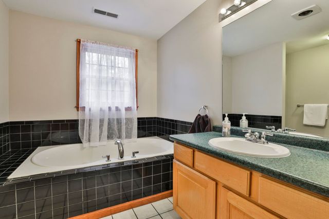 41 Dupaw Gould Road, Brookline, NH 03033