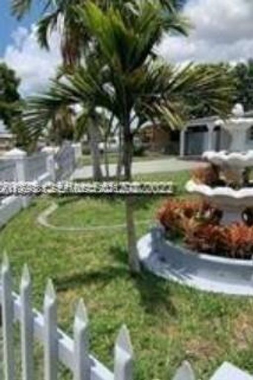 10835 SW 41st Ter, Miami, FL 33165