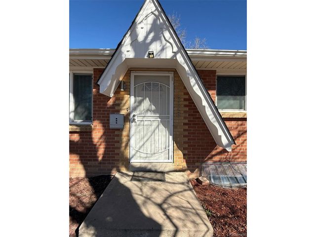 378 S Racine St, Aurora, CO 80012
