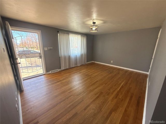 378 S Racine St, Aurora, CO 80012