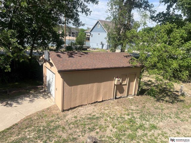 1810 park Circle, Bellevue, NE 68123