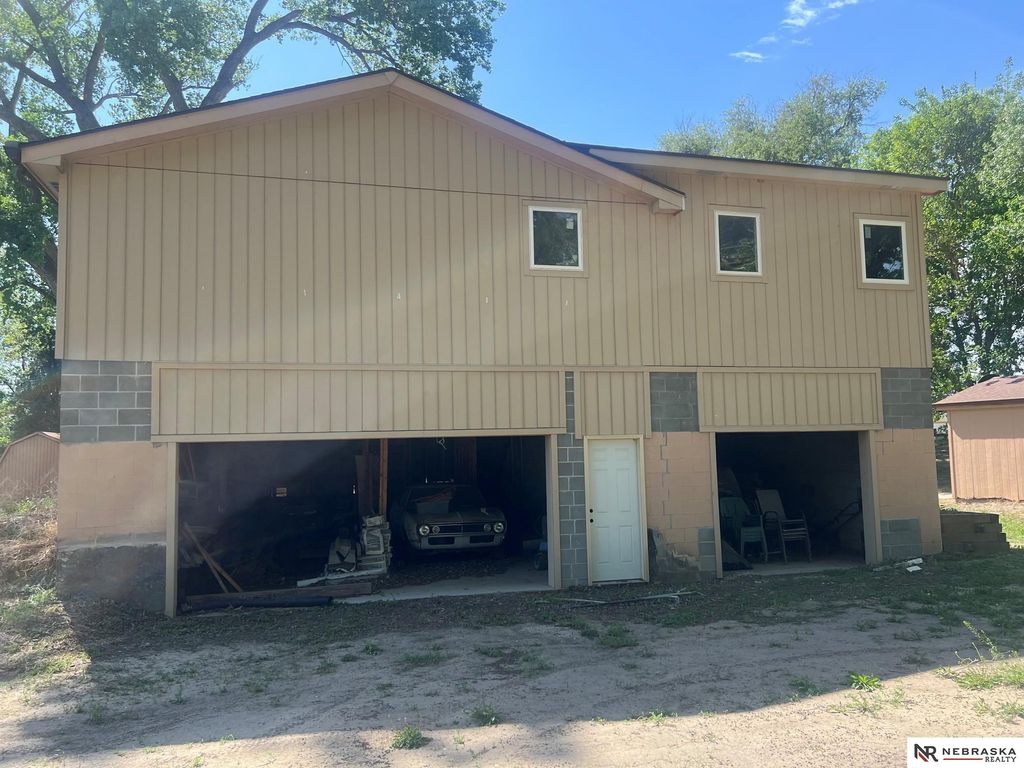 1810 park Circle, Bellevue, NE 68123