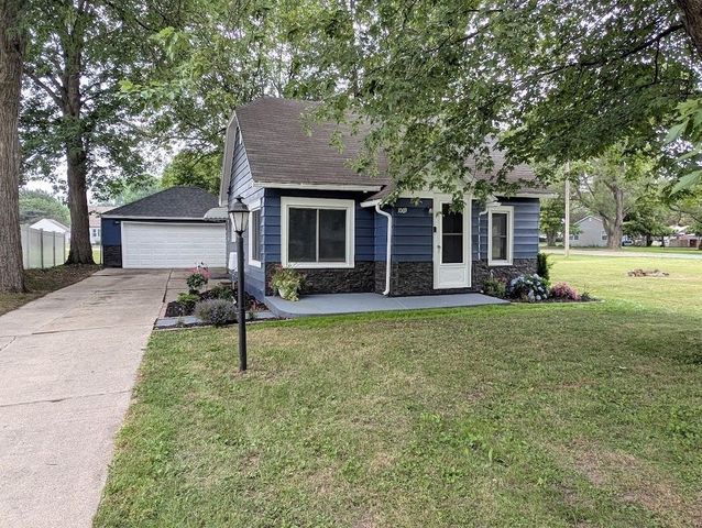 1069 N Scheurmann Road, Essexville, MI 48732