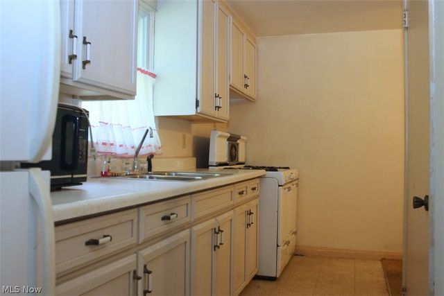 10071 Colfax Drive, Columbia Station, OH 44028