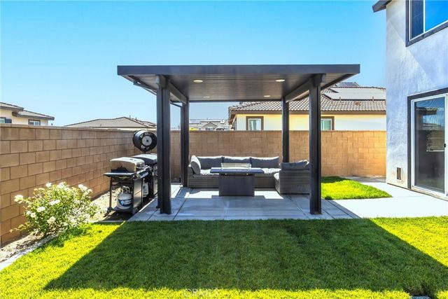 16723 Yarrow Lane, Fontana, CA 92336