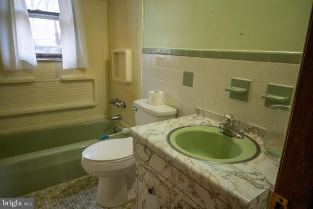 387 LAKEHURST RD, Browns Mills, NJ 08015