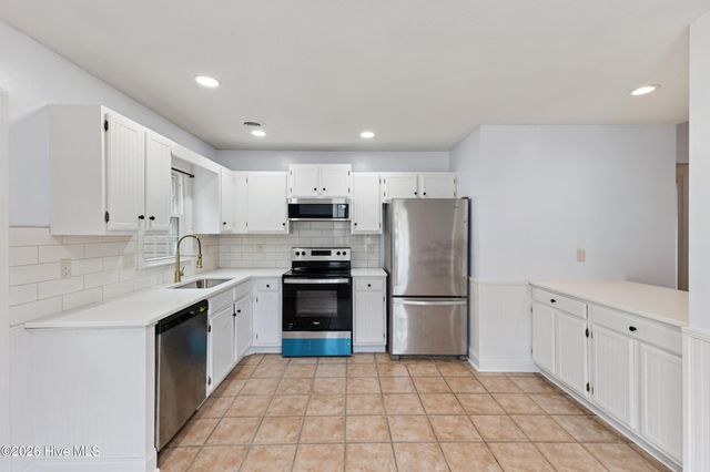 600 Silver Grass Court, Wilmington, NC 28405