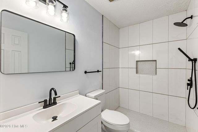 600 Silver Grass Court, Wilmington, NC 28405