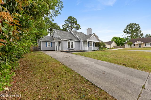 600 Silver Grass Court, Wilmington, NC 28405