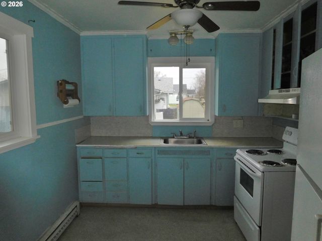 214 Nw 5TH Ave, Milton Freewater, OR 97862