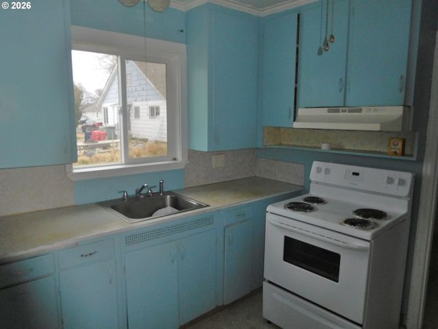 214 Nw 5TH Ave, Milton Freewater, OR 97862