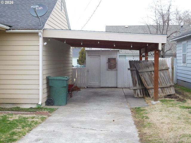 214 Nw 5TH Ave, Milton Freewater, OR 97862