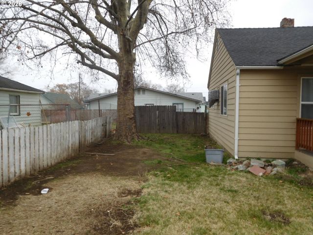 214 Nw 5TH Ave, Milton Freewater, OR 97862