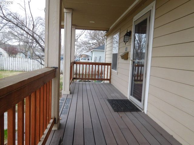 214 Nw 5TH Ave, Milton Freewater, OR 97862