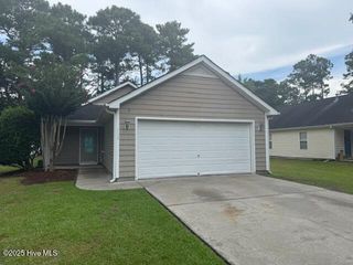 113 Red Bird Lane, Hampstead, NC 28443
