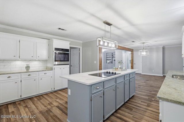 6122 Kaybrook Drive, Byram, MS 39272