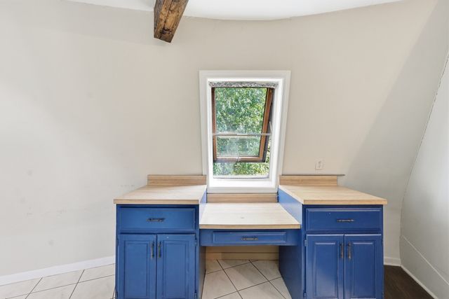 243 Oak St, Holliston, MA 01746