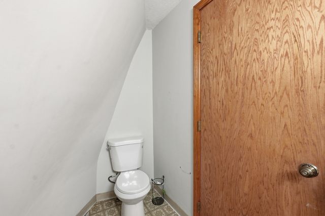243 Oak St, Holliston, MA 01746