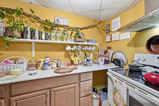 243 Oak St, Holliston, MA 01746