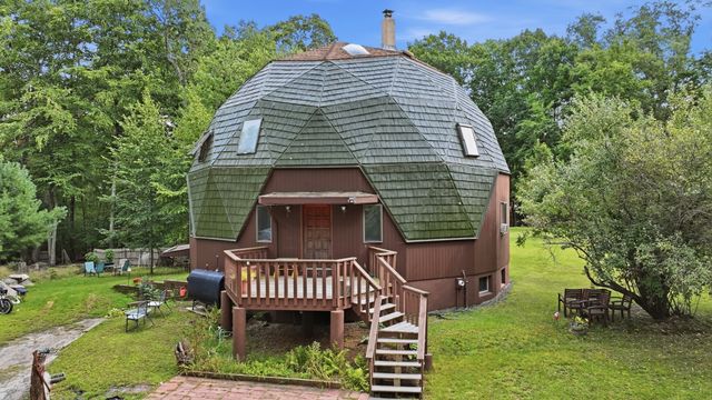 243 Oak St, Holliston, MA 01746